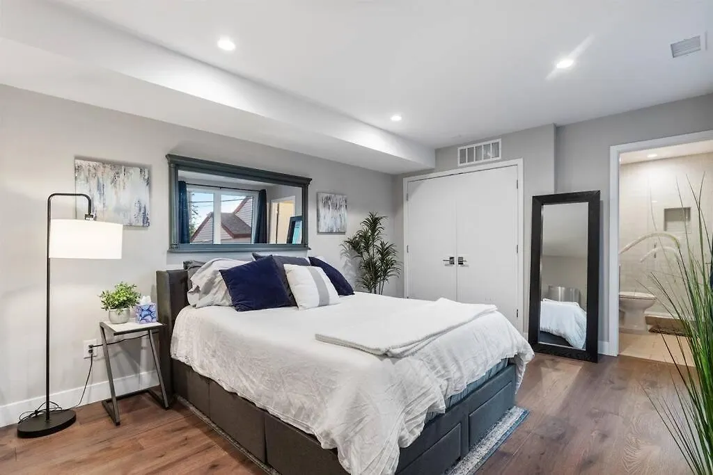 Luxurydenver Studio W Hot Tub 2 Mi To Downtown Denver