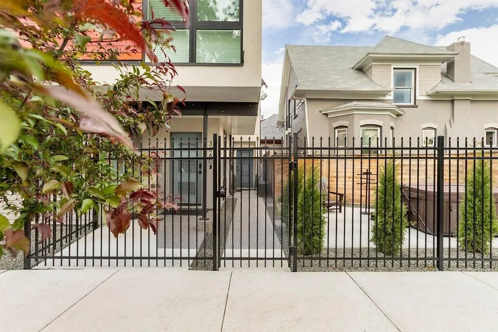 Luxurydenver Studio W Hot Tub 2 Mi To Downtown Holiday home Denver