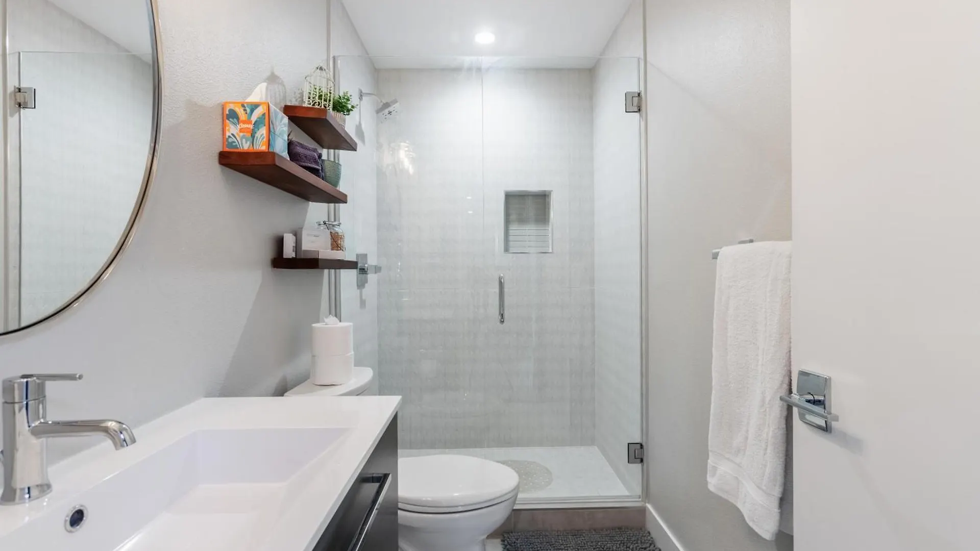 Luxurydenver Studio W Hot Tub 2 Mi To Downtown Denver